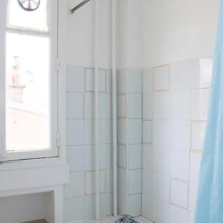Apartment Bright Studio With View Of The Eiffel Tower *