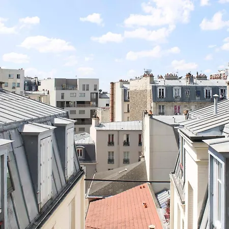 Bright Studio With View Of The Eiffel Tower Apartment